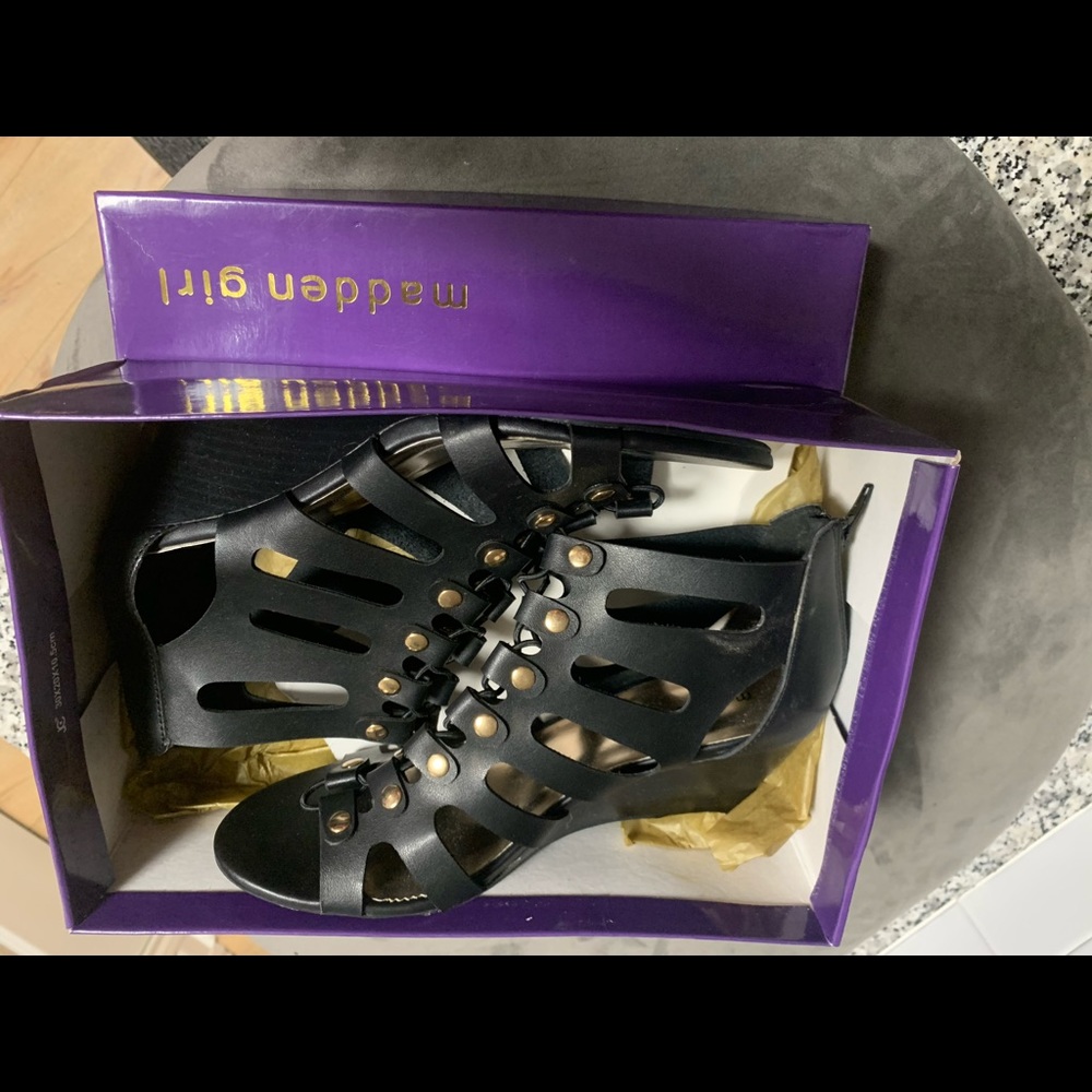 Madden girl sandals